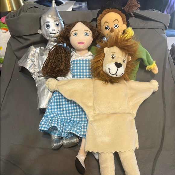 Wizard Of Oz VTG Hand Puppets FAO Toys R USDorothy Scarecrow Tin Man & Lion